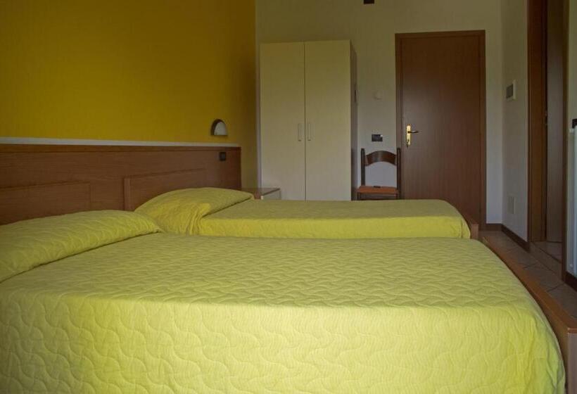 Номер Стандарт Индивидуальный, Albergo Ristorante Innocenti
