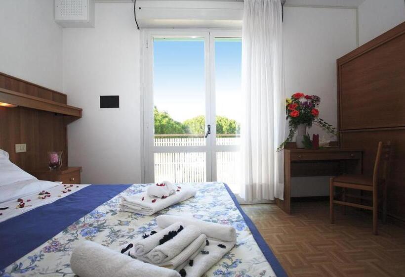 Трехместный Номер Стандарт с Балконом, Villa Aspe