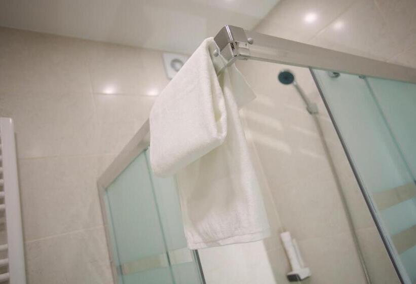 اتاق استاندارد با بالکن, Apartmani Brocat