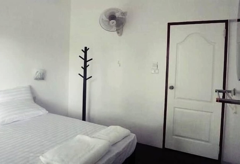 اتاق استاندارد با سرویس بهداشتی مشترک, Decho Hostel