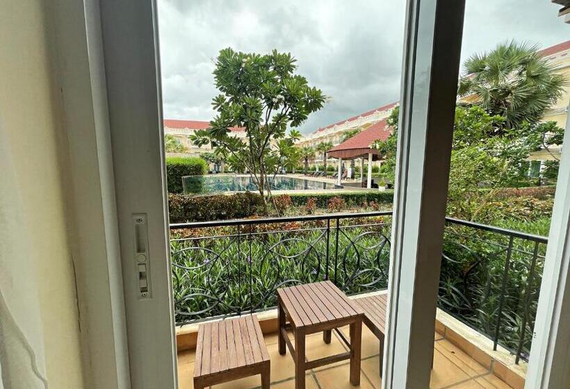 اتاق استاندارد با تخت بزرگ, Sokha Palace Siem Reap