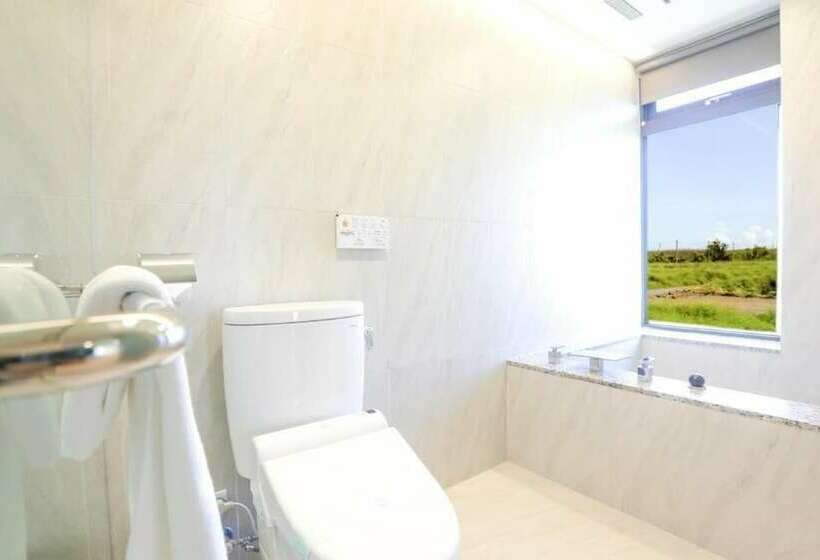 اتاق لوکس چهار تخته, Laguna Villas & Resorts