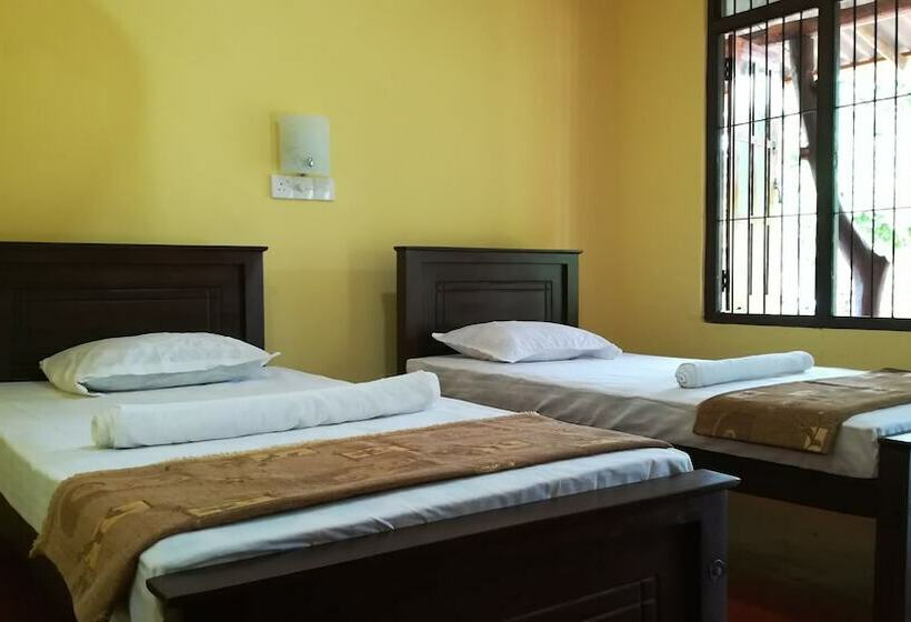 豪华三人间, Araliya Self Cooking Hostel