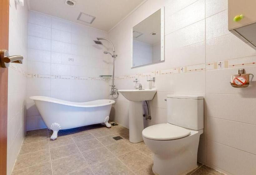 Suite with Terrace, Home Fourest Resort Geoje