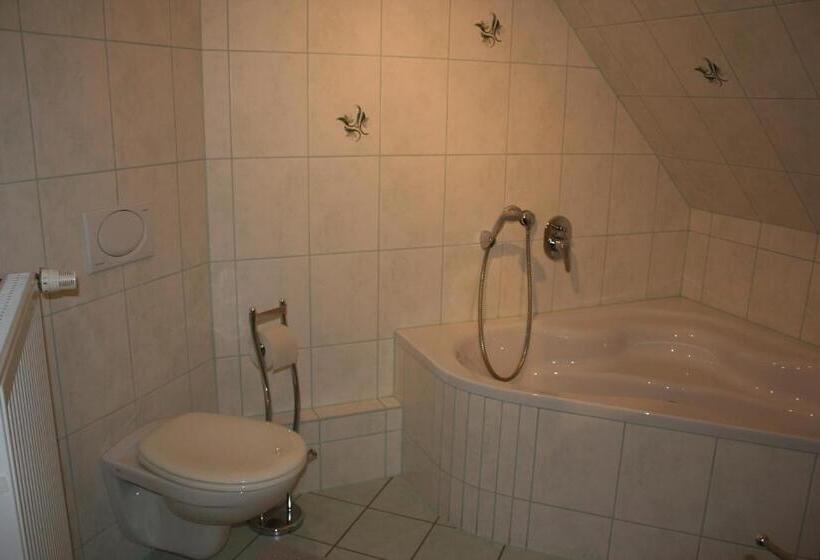 חדר משפחתי, Gasthaus & Hotel Zur Linde