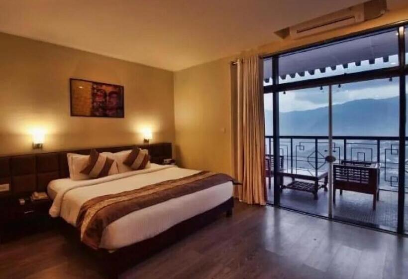 سوییت با چشم‌انداز کوه, Staynest Gangtok 300 Mtr From Mall Road