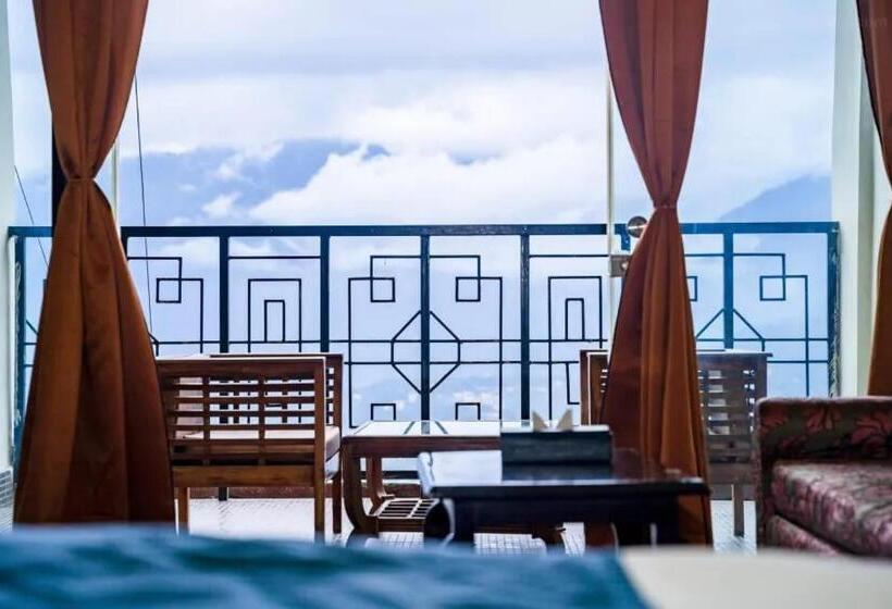 سوییت با چشم‌انداز کوه, Staynest Gangtok 300 Mtr From Mall Road