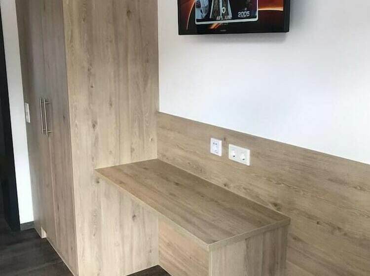 Номер Стандарт, Kraftwerk Relax Motel