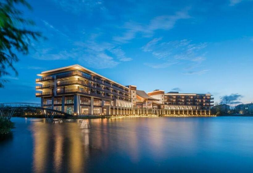 Номер Deluxe Вид на Парк, Pullman Zhouzhuang