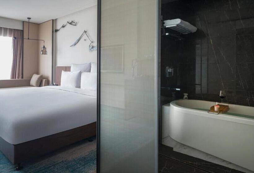 带大床的高级房间, Pullman Zhouzhuang
