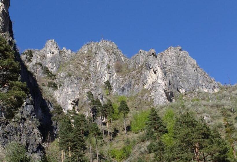 经济房, Rifugio Escursionistico La Ruà