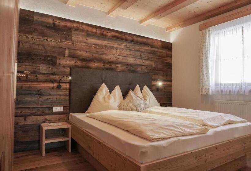 Апартаменты 2 Спальни с Террасой, Apartments Ciastel
