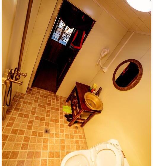 Номер Стандарт, Yi's Hostel