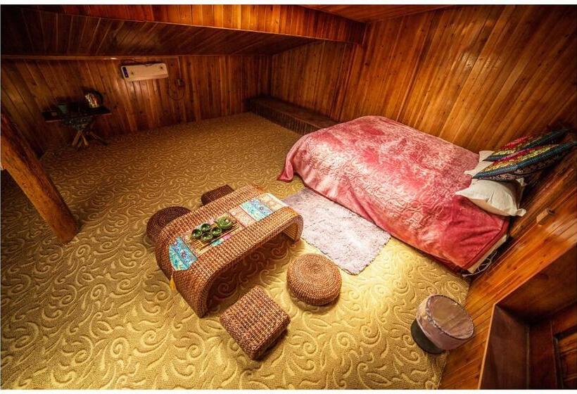 Номер Deluxe, Yi's Hostel