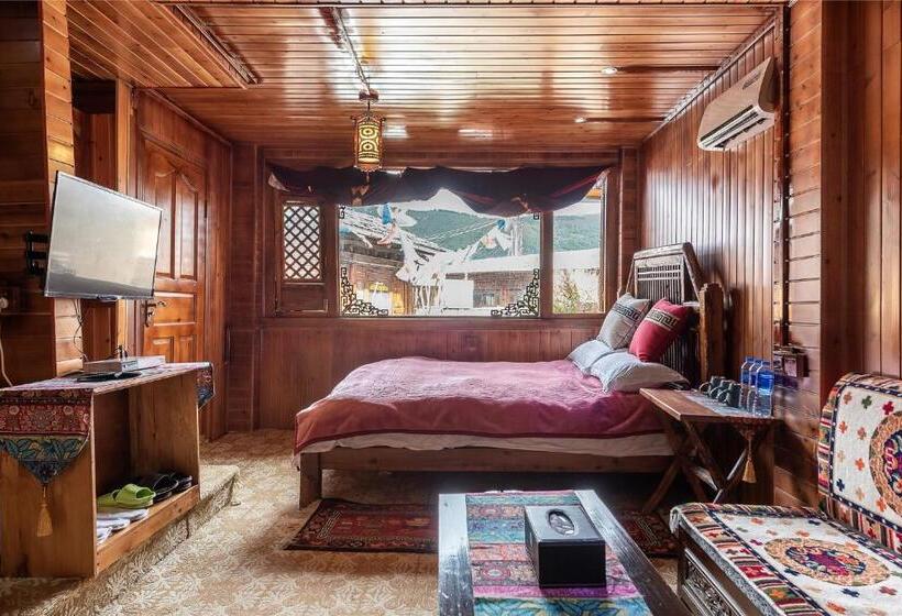 Четырехместный Номер Стандарт Вид на Сад, Yi's Hostel