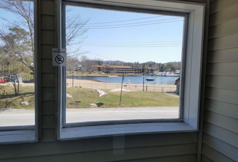 Люкс, Clark S Beach Motel
