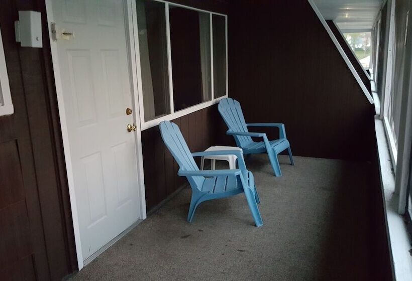 Номер Стандарт Трехместный, Clark S Beach Motel