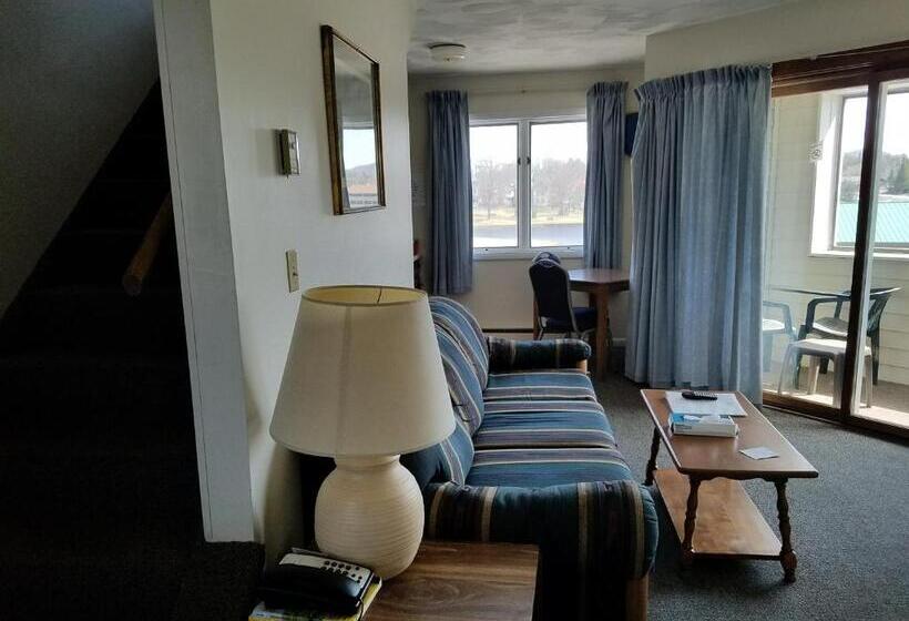 Люкс, Clark S Beach Motel