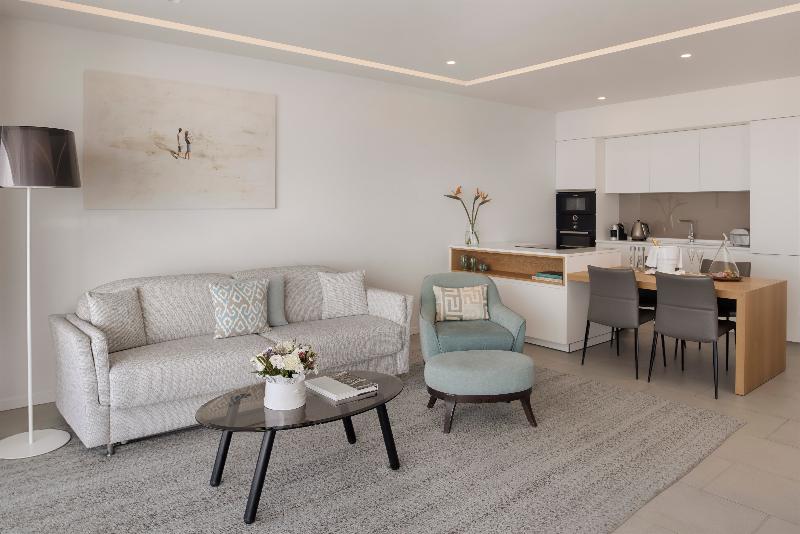 豪华套房, Royal Hideaway Corales Suites