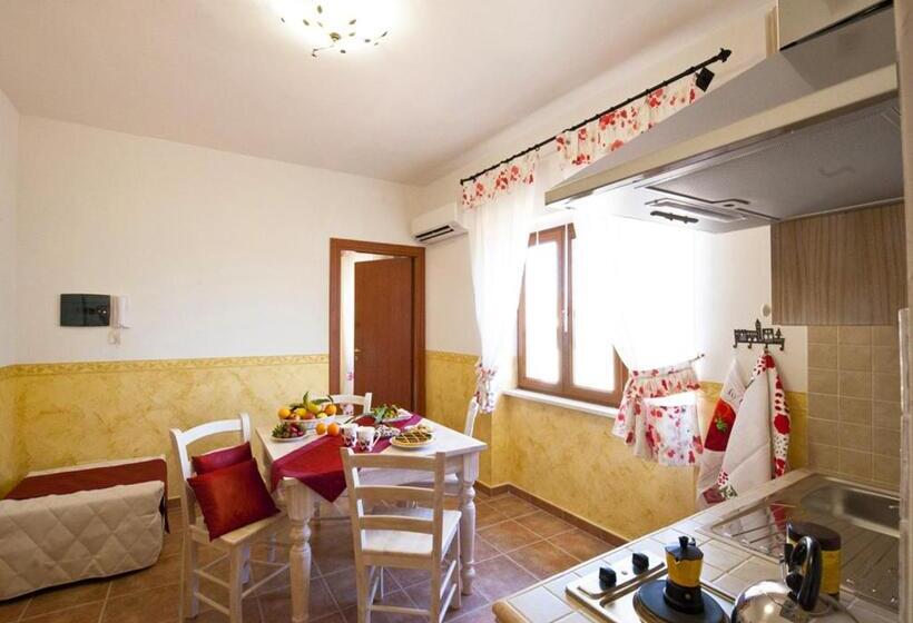 庭の見える１ベッドルームアパートメント, Casale La Rovere