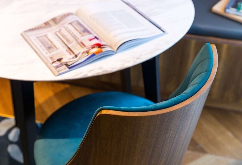 Номер Стандарт, West Hotel Sydney, Curio Collection By Hilton
