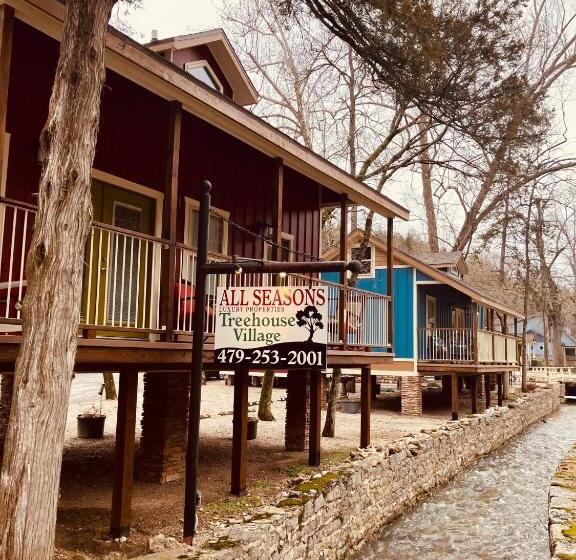 스탠다드 룸 킹사이즈 침대, All Seasons Treehouse Village