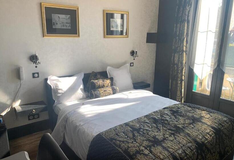 Номер Стандарт с Террасой, Hôtel Beausoleil