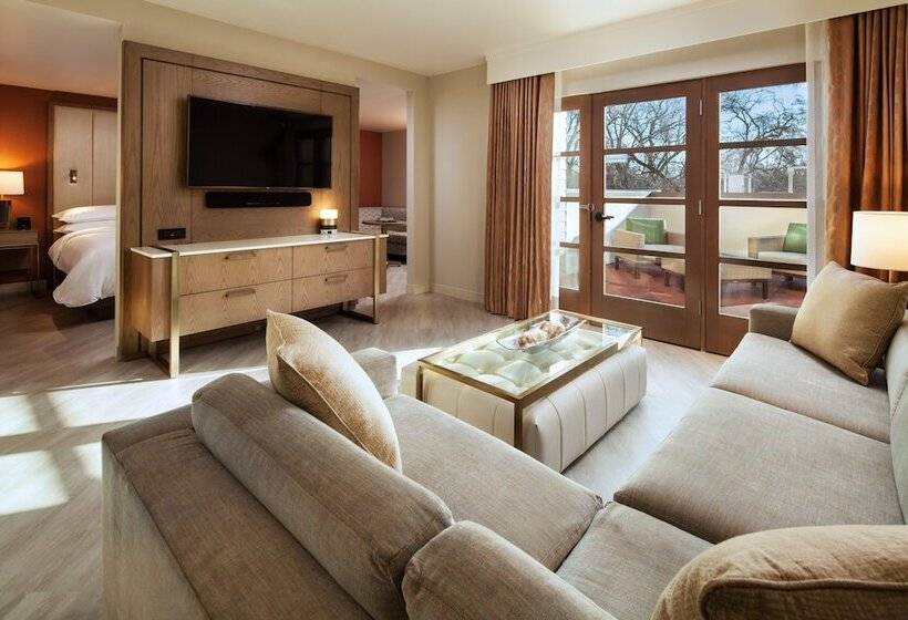 산 전망 스위트, Sheraton Redding Hotel At The Sundial Bridge