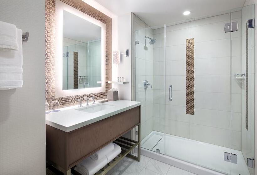 프레지덴셜 스위트, Sheraton Redding Hotel At The Sundial Bridge