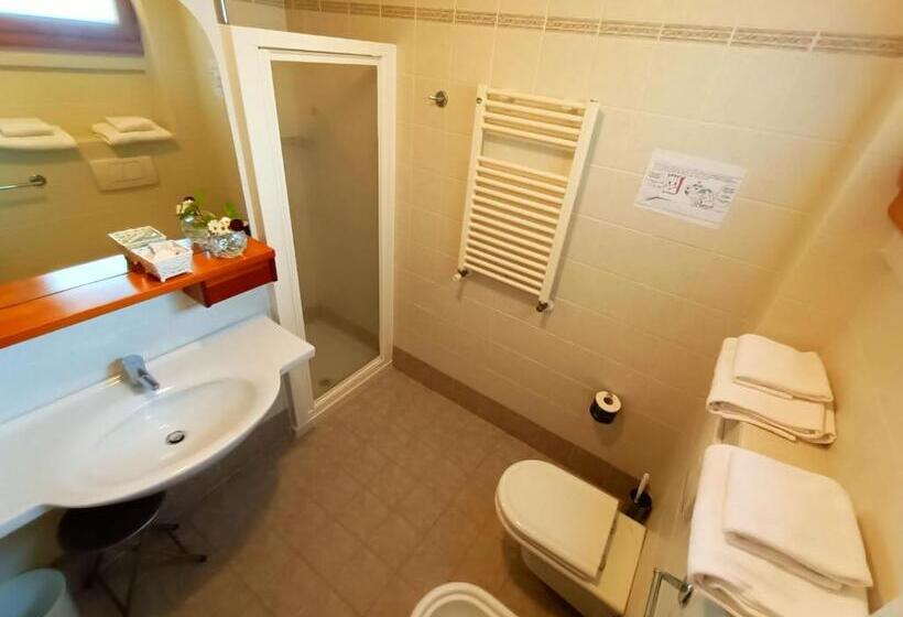 Comfort room with mountain view, Villa Isabella