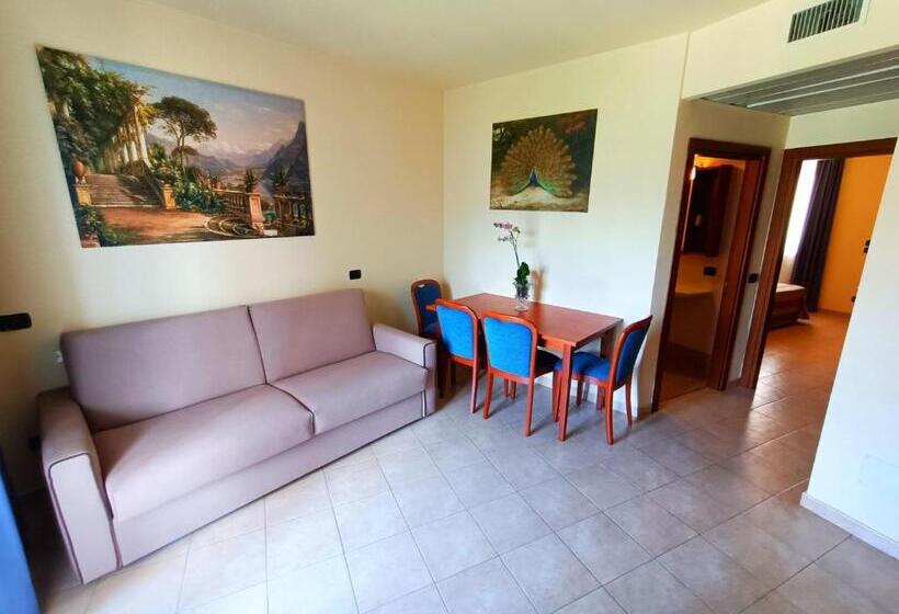 Suite with lake view, Villa Isabella