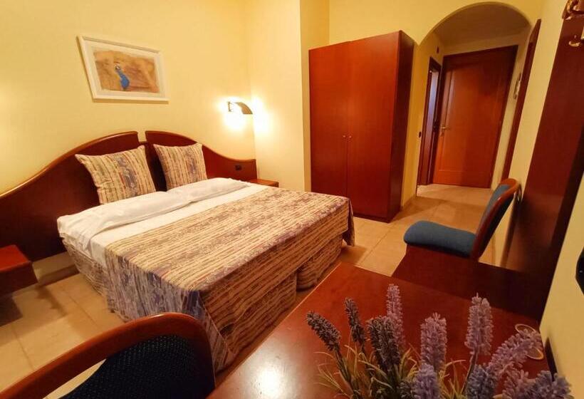 Comfort room with mountain view, Villa Isabella