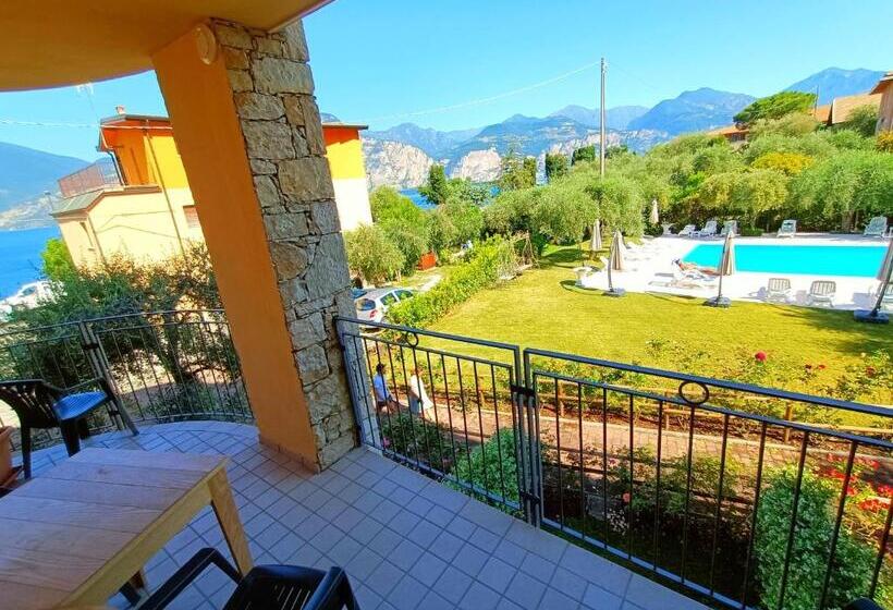 Suite with lake view, Villa Isabella