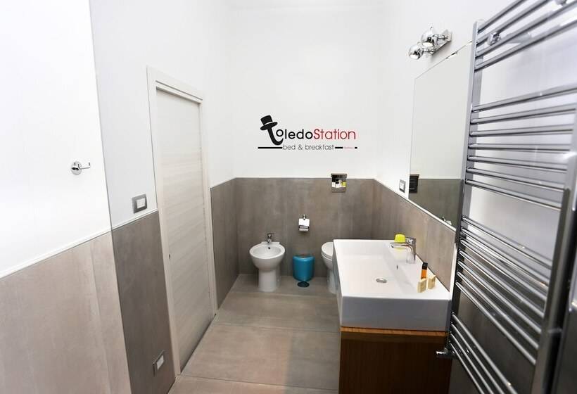 اتاق راحتی, Toledostation B&b