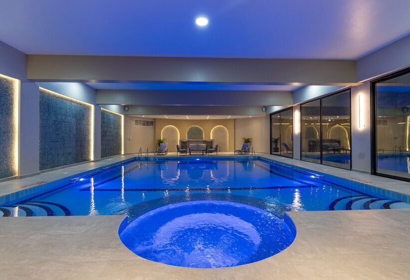 수영장이 있는 3베드룸 빌라, Palma Beach Resort & Spa