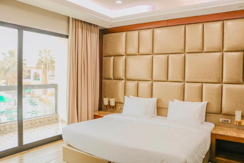 풀장 전망 스위트, Palma Beach Resort & Spa