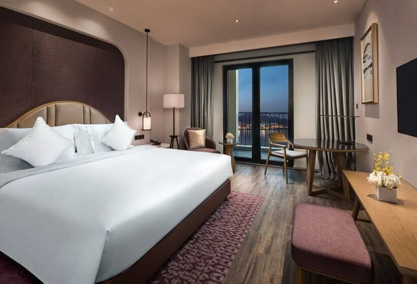 프리미엄 룸, Crowne Plaza Qingdaoorientalmoviemetropolis, An Ihg
