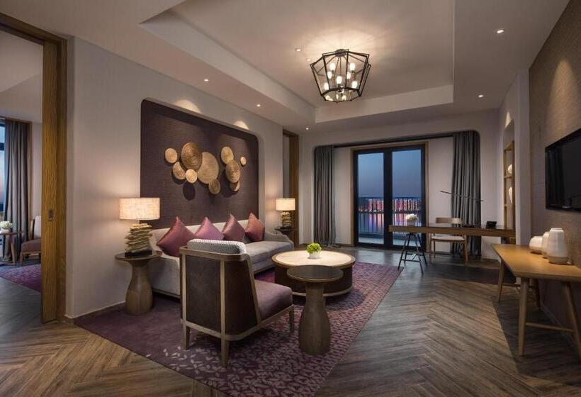 수피리어 스위트, Crowne Plaza Qingdaoorientalmoviemetropolis, An Ihg