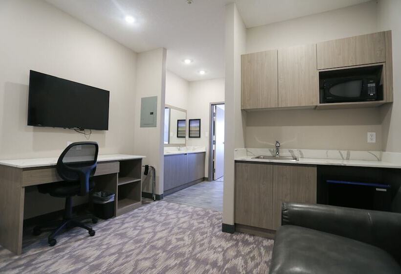 スイート, Days Inn By Wyndham Calgary North Balzac