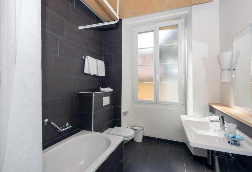 Номер Стандарт Трехместный, Hôtel Du Cheval Blanc