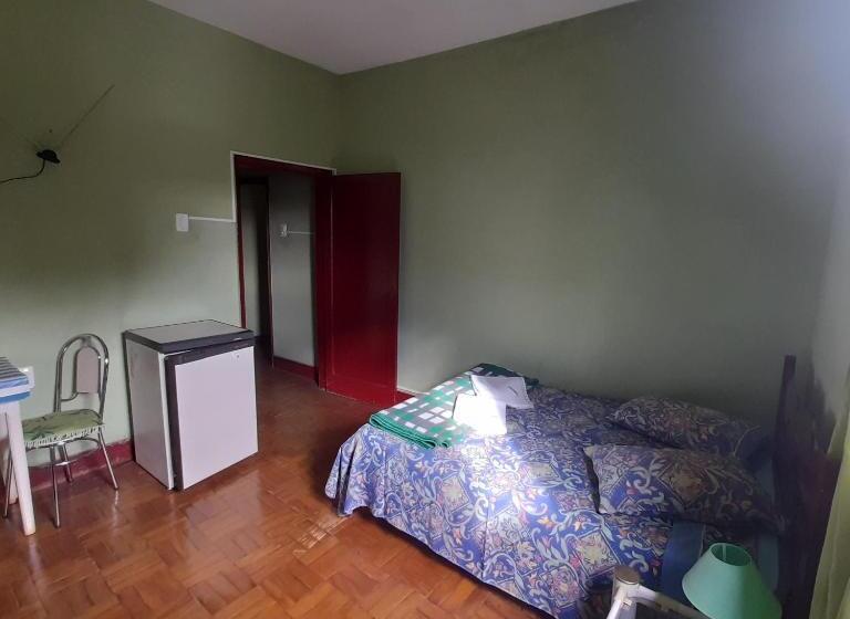 スタンダード4人部屋, Shangri La