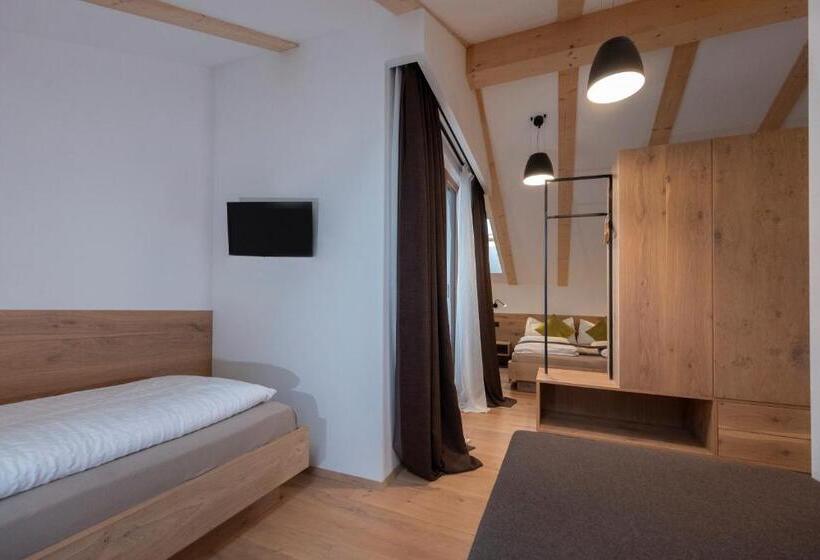 高级三人间, Active Hotel Rosat