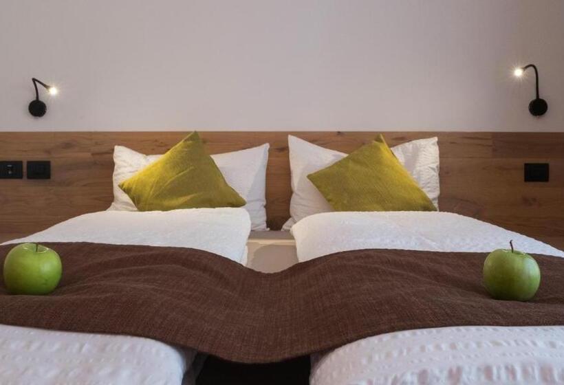 四人高级间, Active Hotel Rosat