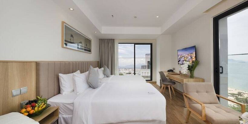 سوییت جونیور با چشم‌انداز دریا, Nagar Hotel Nha Trang