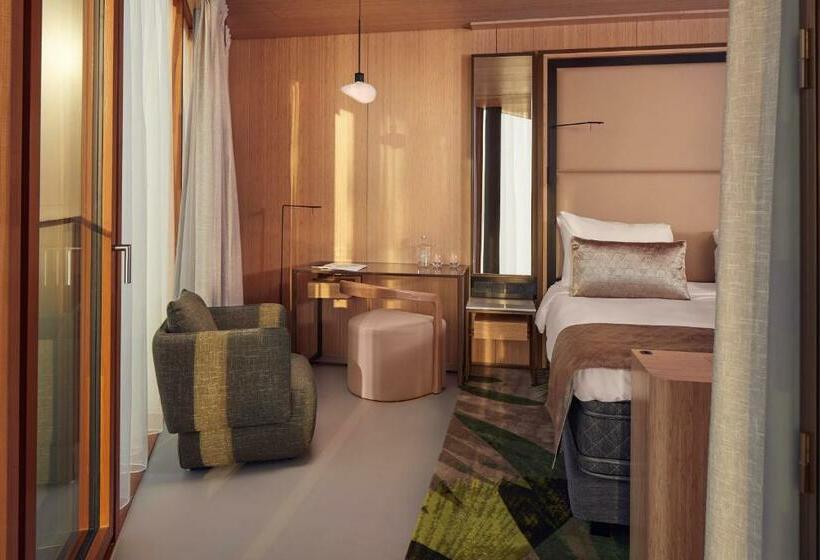 Superior Room with Balcony, Jakarta Amsterdam