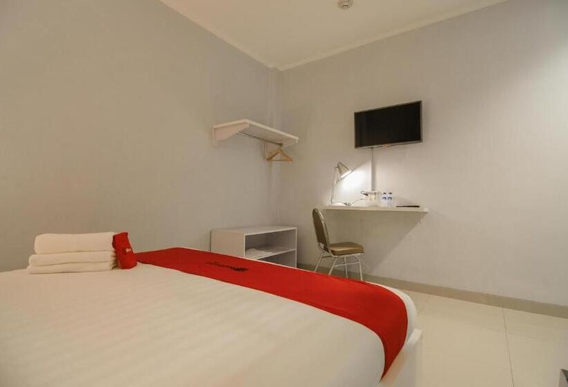 Номер Стандарт, Reddoorz Plus Near Soekarno Hatta Airport 2