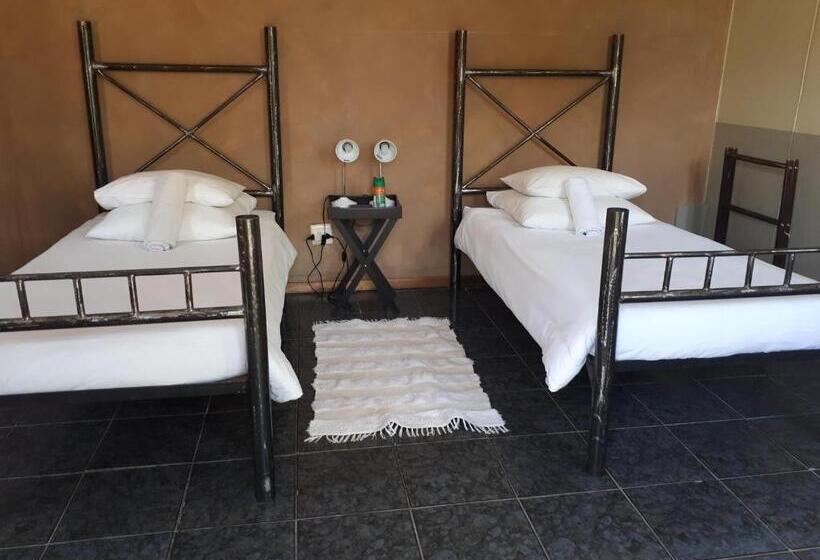 اتاق استاندارد با سرویس بهداشتی مشترک, Puccini House