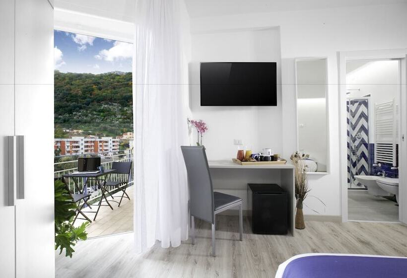 Номер Deluxe, Sirocco Suites