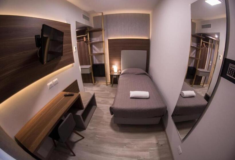 اتاق استاندارد یک نفره, 8room