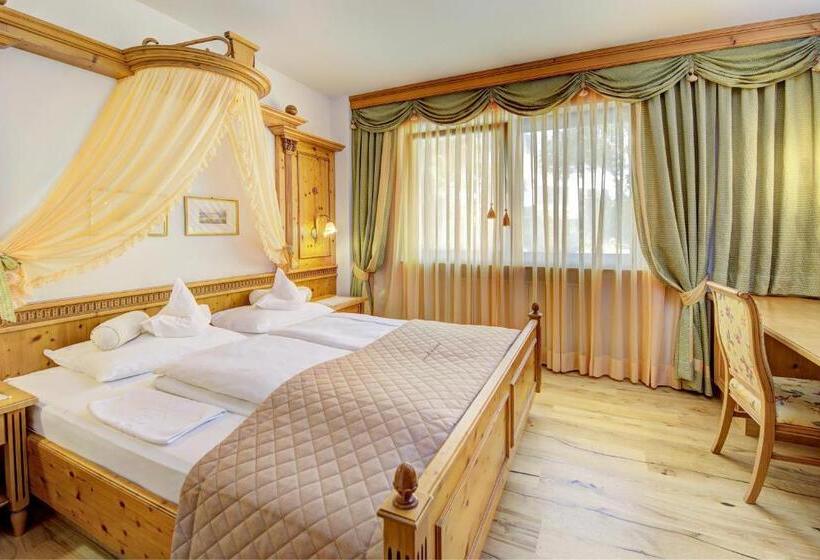غرفة قياسية مطلّة علي الحديقة, Bergland